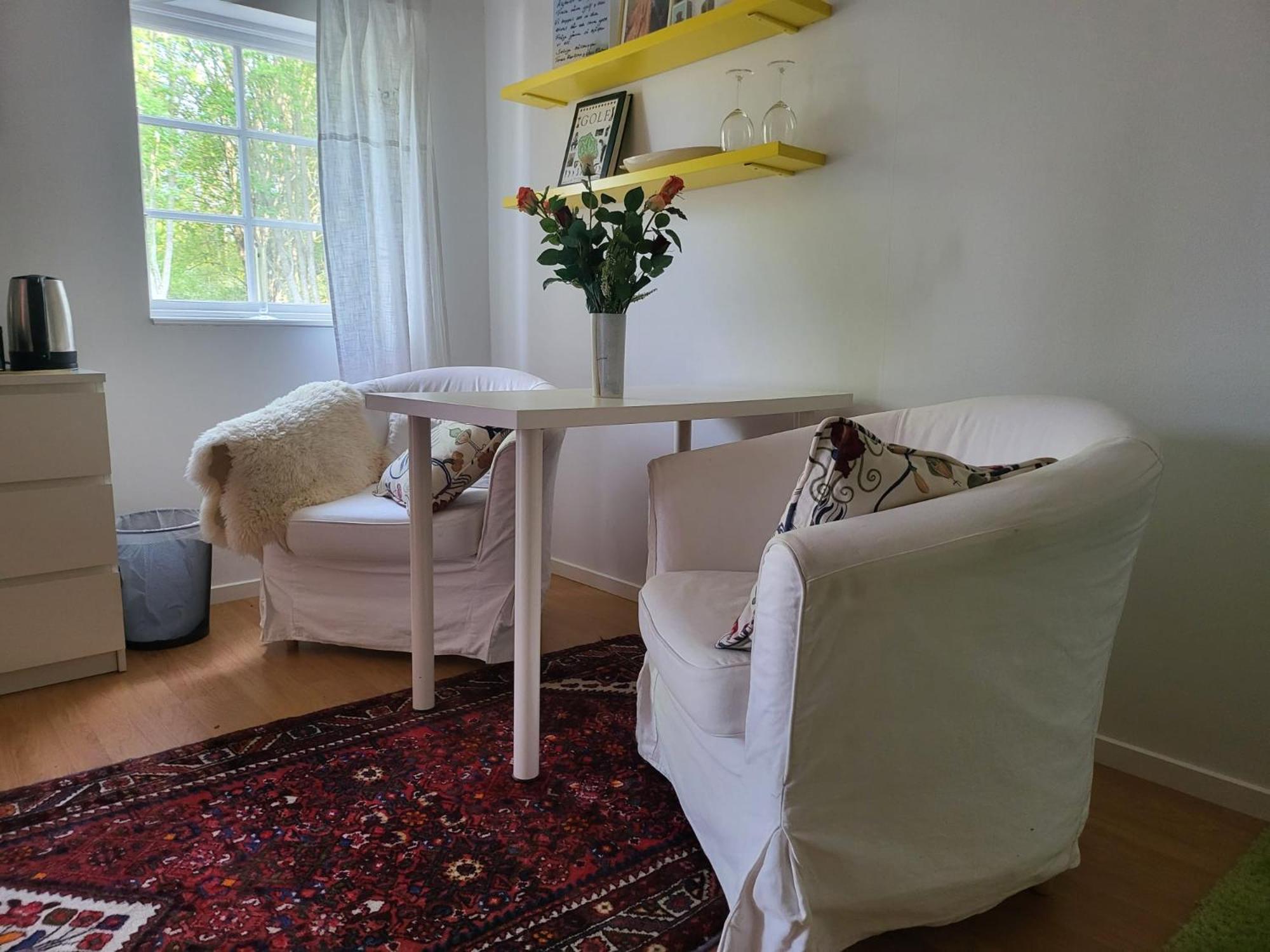 트로사 Lilla Huset Med Stor Traedgardstomt Naera Golf Och Hav 빌라 외부 사진