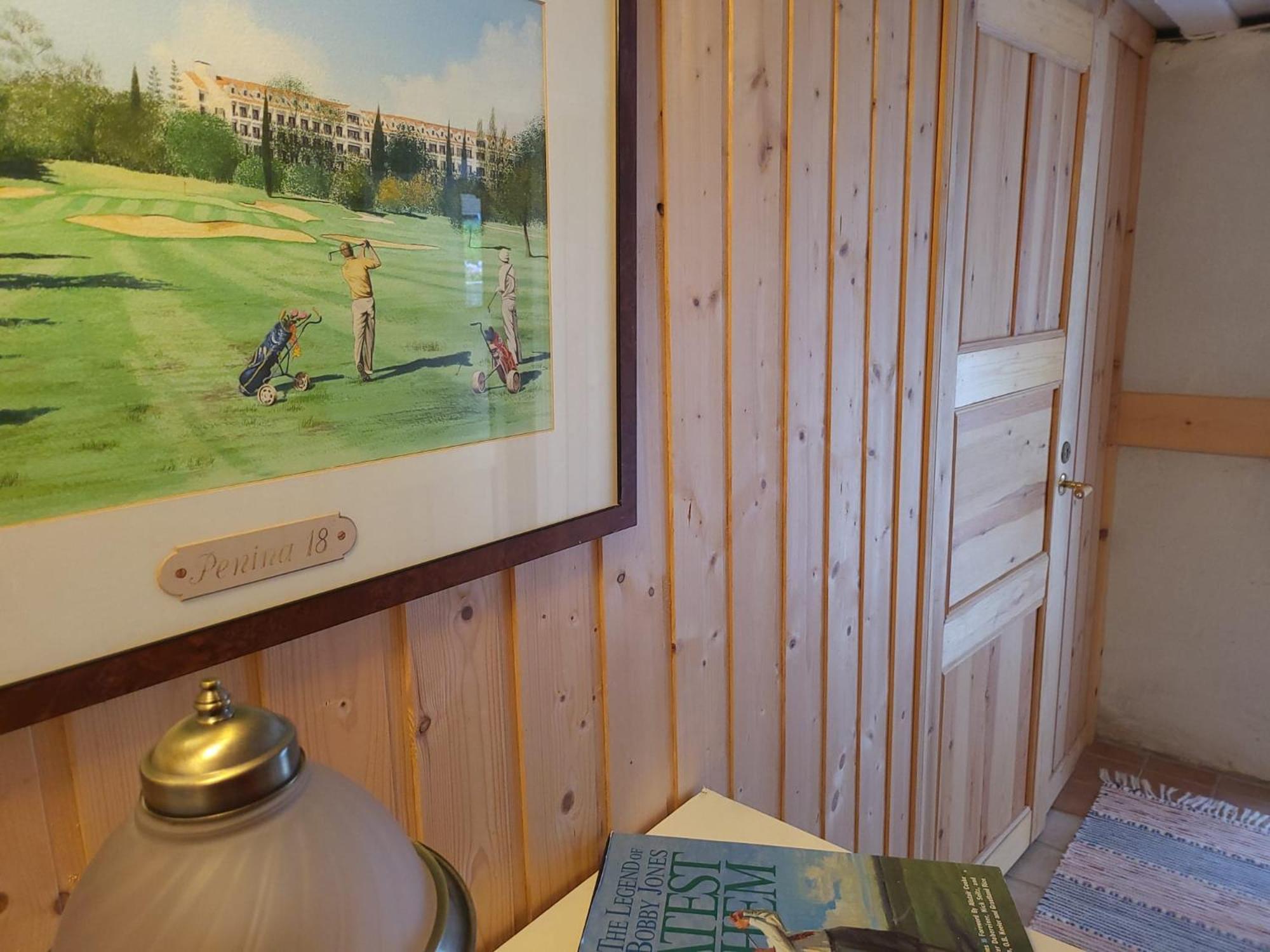 트로사 Lilla Huset Med Stor Traedgardstomt Naera Golf Och Hav 빌라 외부 사진