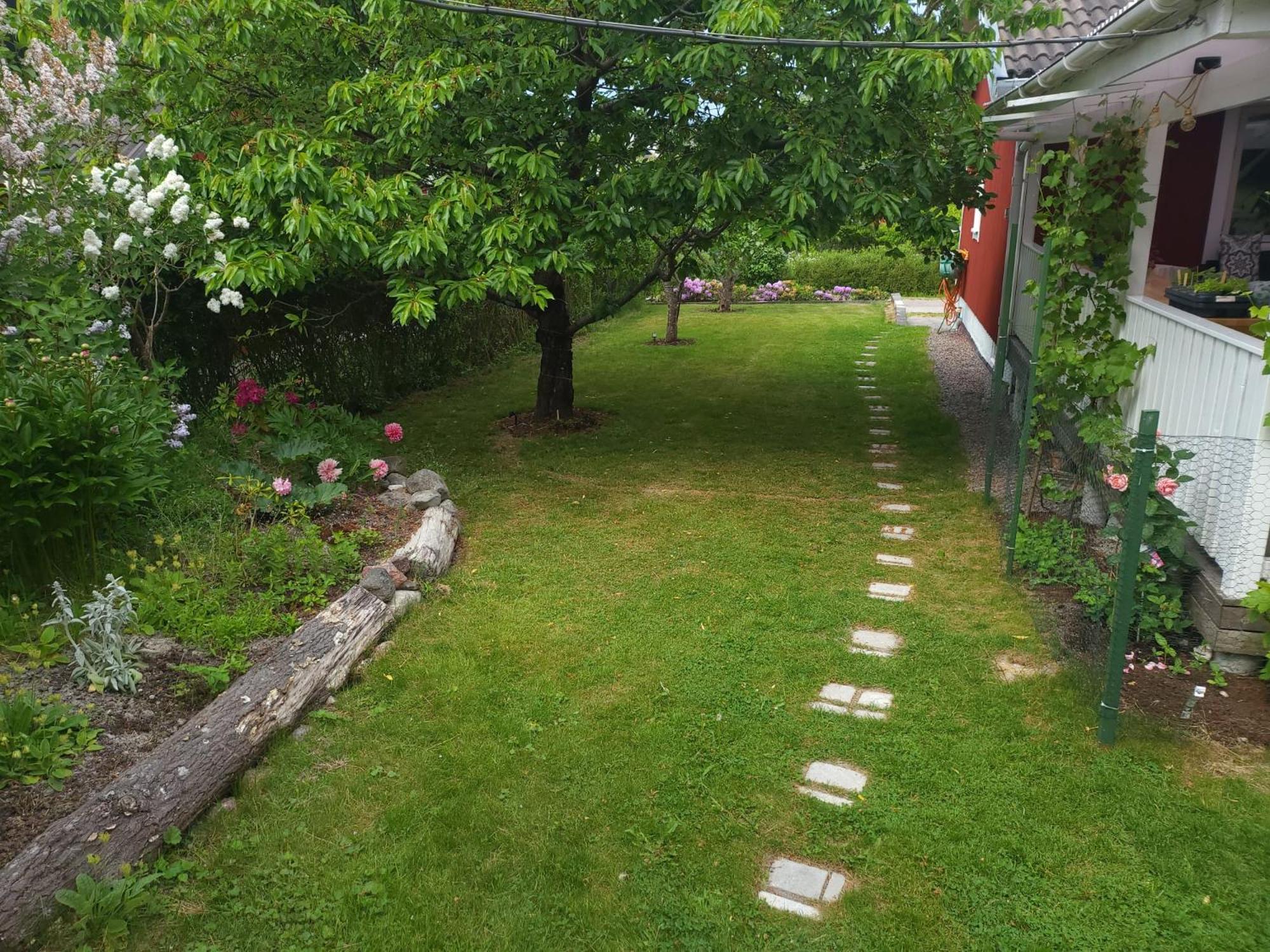 트로사 Lilla Huset Med Stor Traedgardstomt Naera Golf Och Hav 빌라 외부 사진